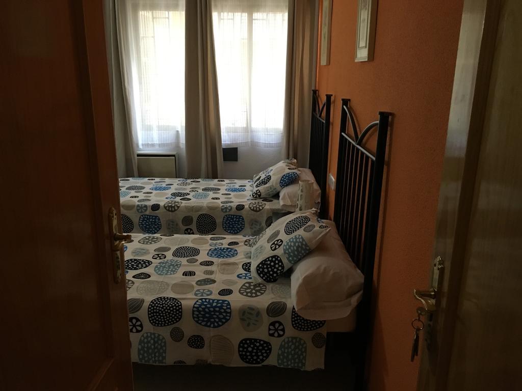 Hostal Tres Cantos Exteriér fotografie